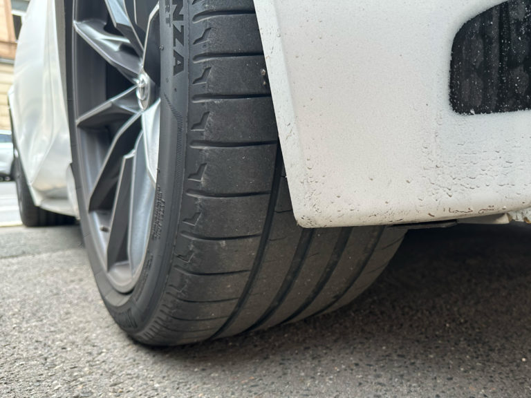 Nové modely letních pneumatik pro rok 2024: lze skloubit nízký valivý odpor a dobré jízdní vlastnosti?