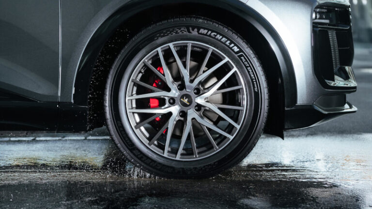 Michelin Pilot Sport 5 Energy: Letní pneumatika UHP s hodnocením EU A/A optimalizovaná pro elektromobily