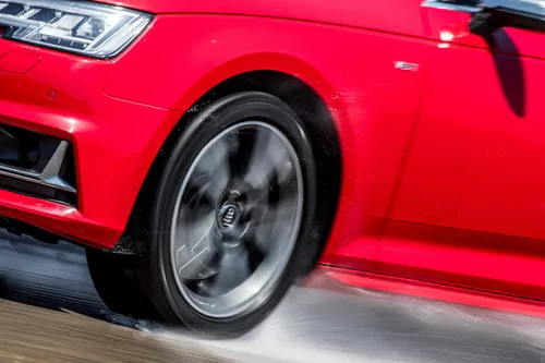 Bridgestone Potenza Sport Miniatura 5568x3712