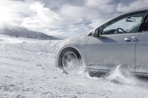 GoodYear UltraGrip 9+ Miniatura 5616x3744