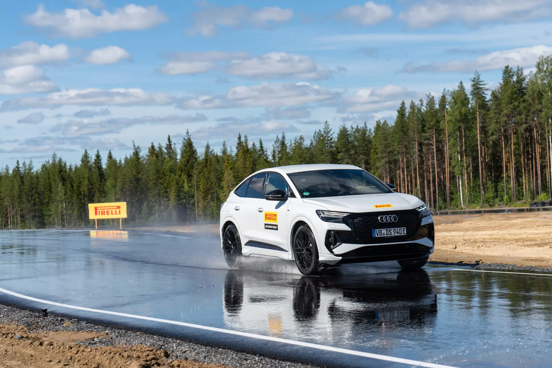 Pirelli Scorpion All Season SF2 Obrázek